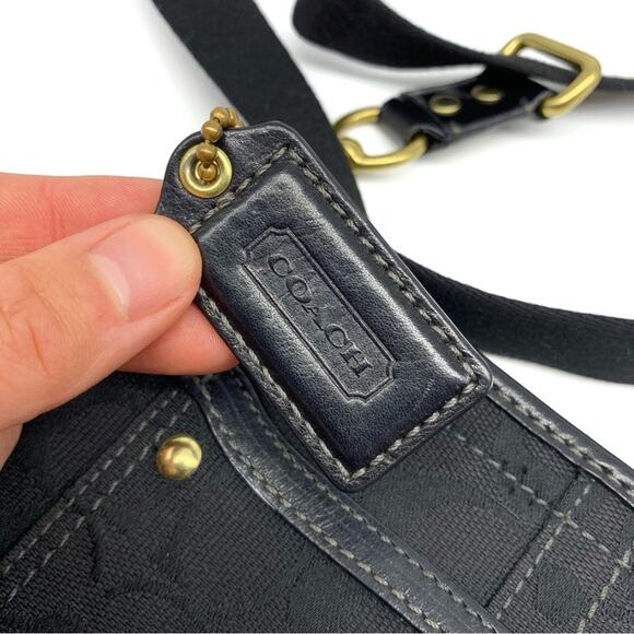 COACH #40897 Signature Slim Swingpack Crossbody Black - Picture 7 of 12